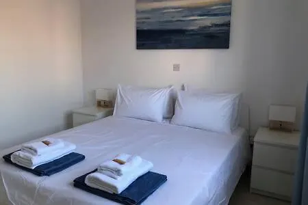 شقة Limnaria - Luxurious, Spacious 3 Bed With Pool Views بافوس