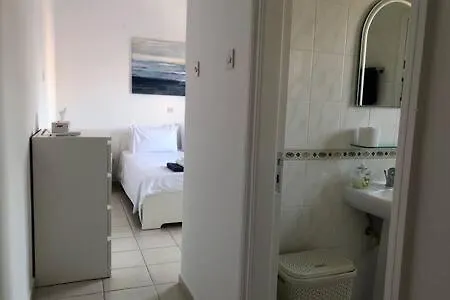 شقة Limnaria - Luxurious, Spacious 3 Bed With Pool Views بافوس