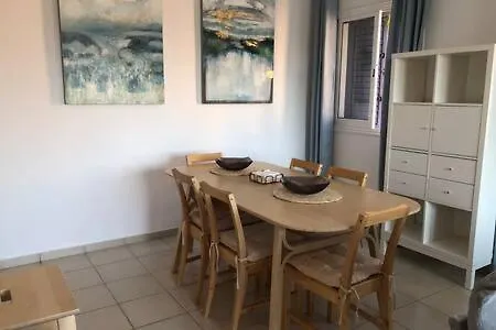 Limnaria - Luxurious, Spacious 3 Bed With Pool Views شقة