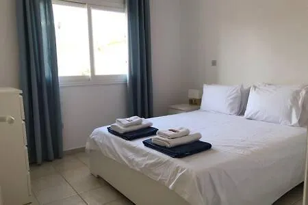 Limnaria - Luxurious, Spacious 3 Bed With Pool Views Apartament Pafos